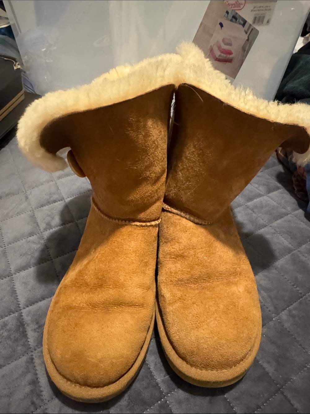 Women’s  Ugg Chestnut Suede Shearling Boots Sz 7